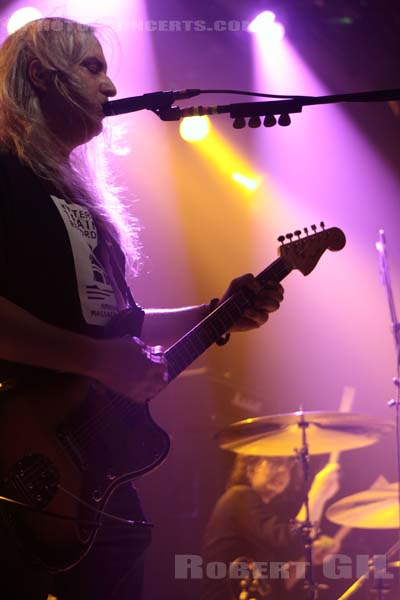 DINOSAUR JR - 2010-05-23 - PARIS - La Machine (du Moulin Rouge) - Jay Mascis